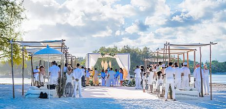 About Ile des Deux Cocos Wedding Package